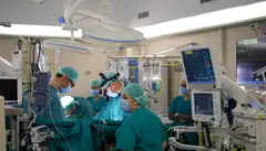 Операционна зала по време на сърдечна операция
