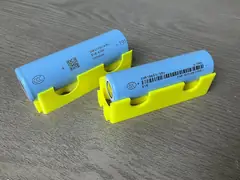 Две литиево-йонни клетки 18650 и 21700