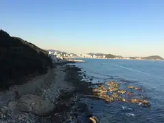 Скалист бряг на морето в Пусан, Южна Корея